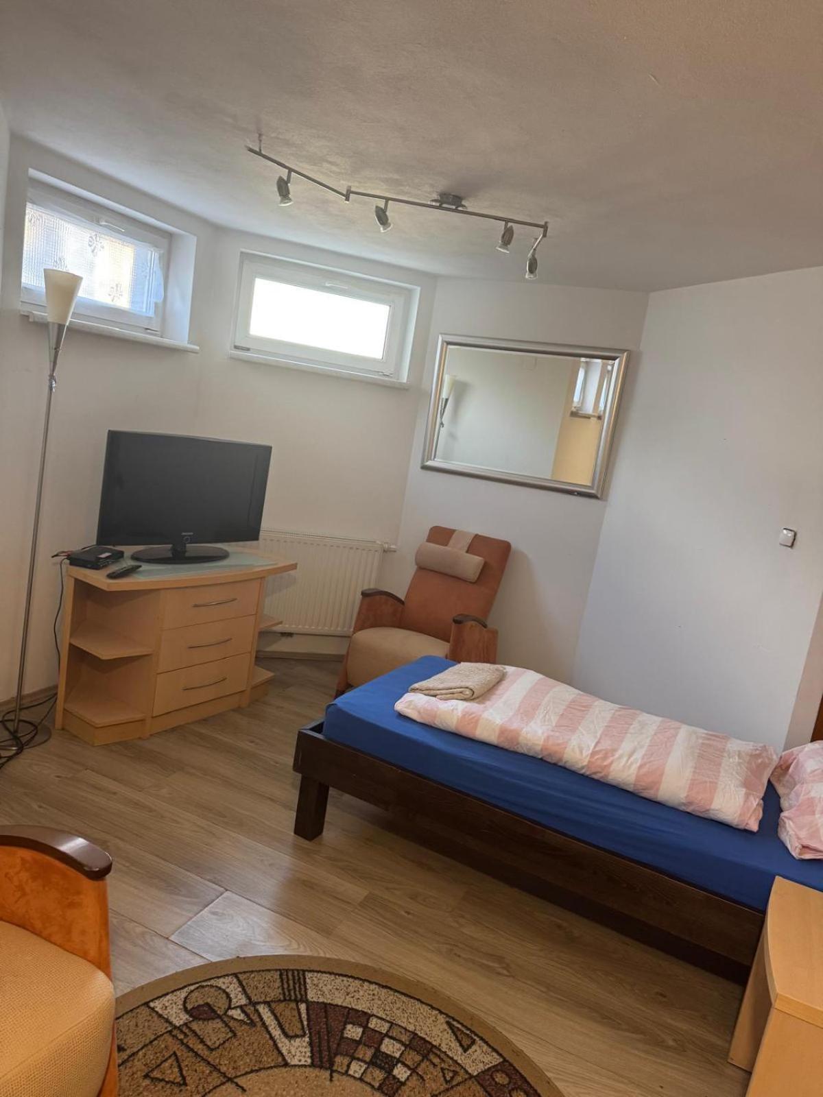 Caesar'S Motel Hagenbrunn エクステリア 写真