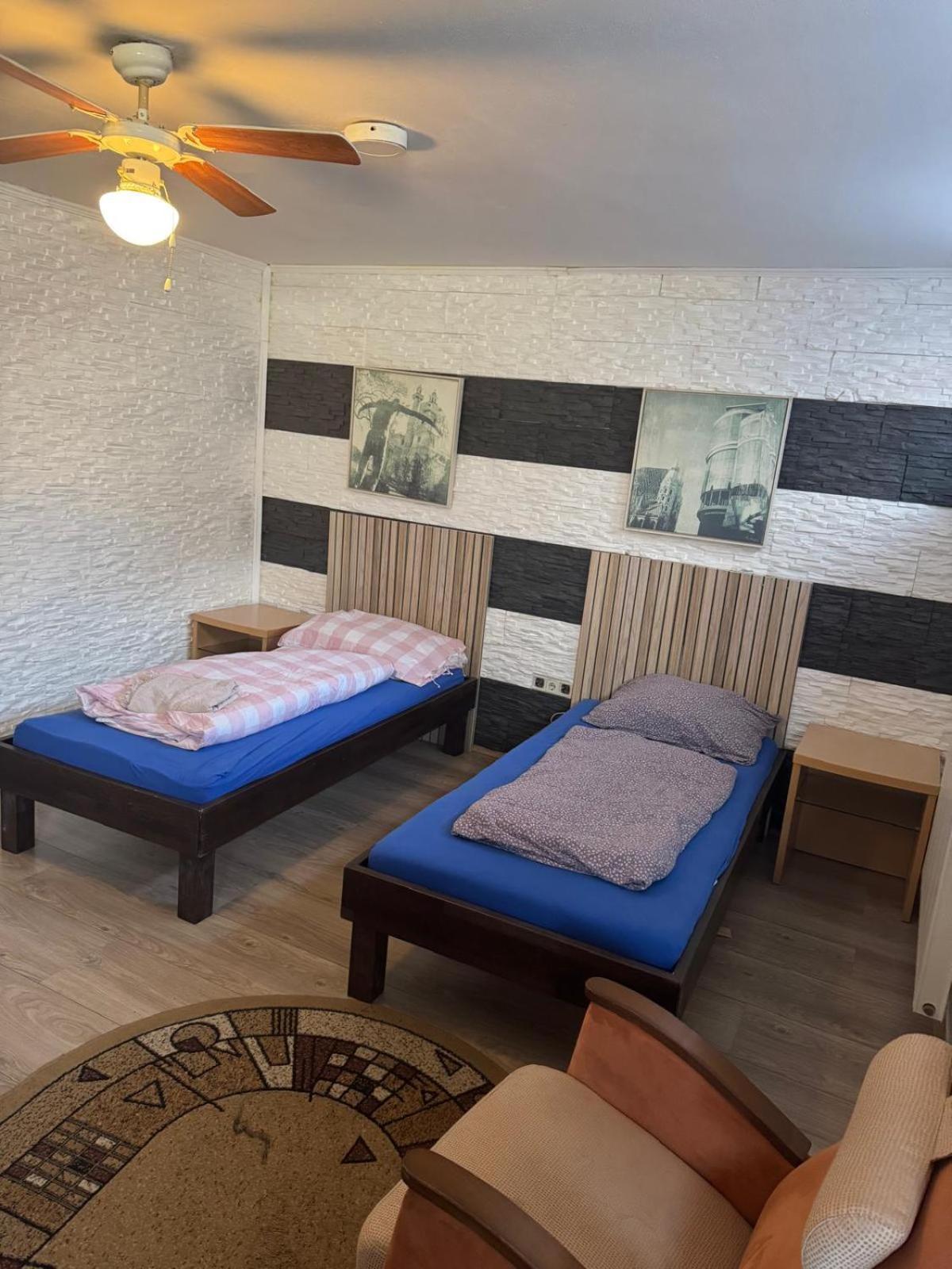 Caesar'S Motel Hagenbrunn エクステリア 写真